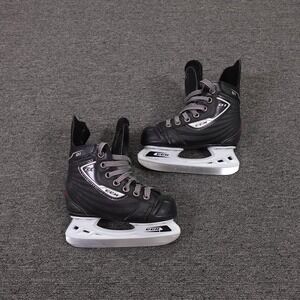 CCM 01 Ice Skates Junior 10 Black Recreational Kids Lace Up Hockey Youth